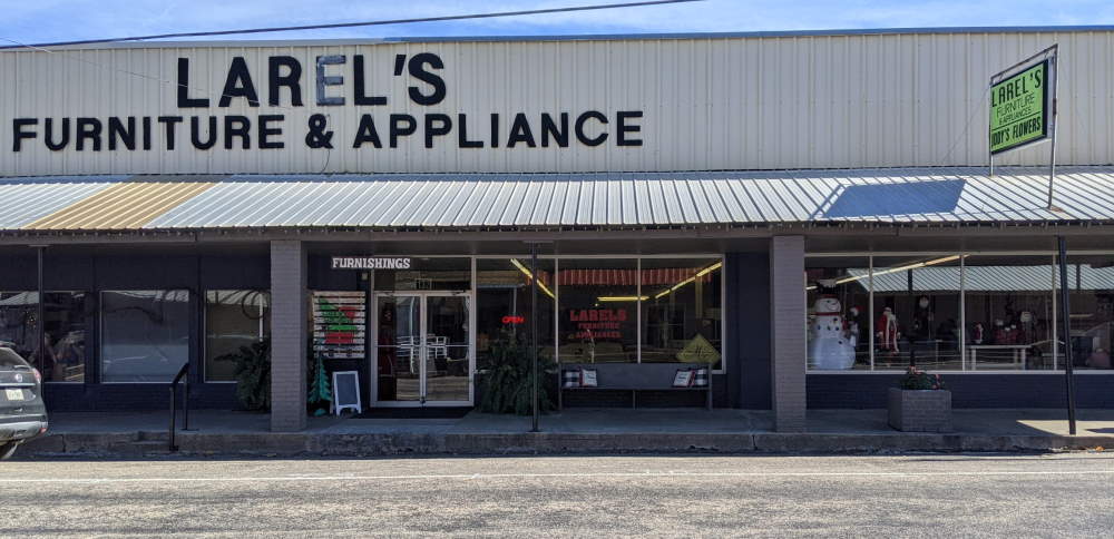 Larels Furniture, DeKalb, TX