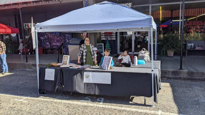 Christmas in DeKalb - Simply Tasteful